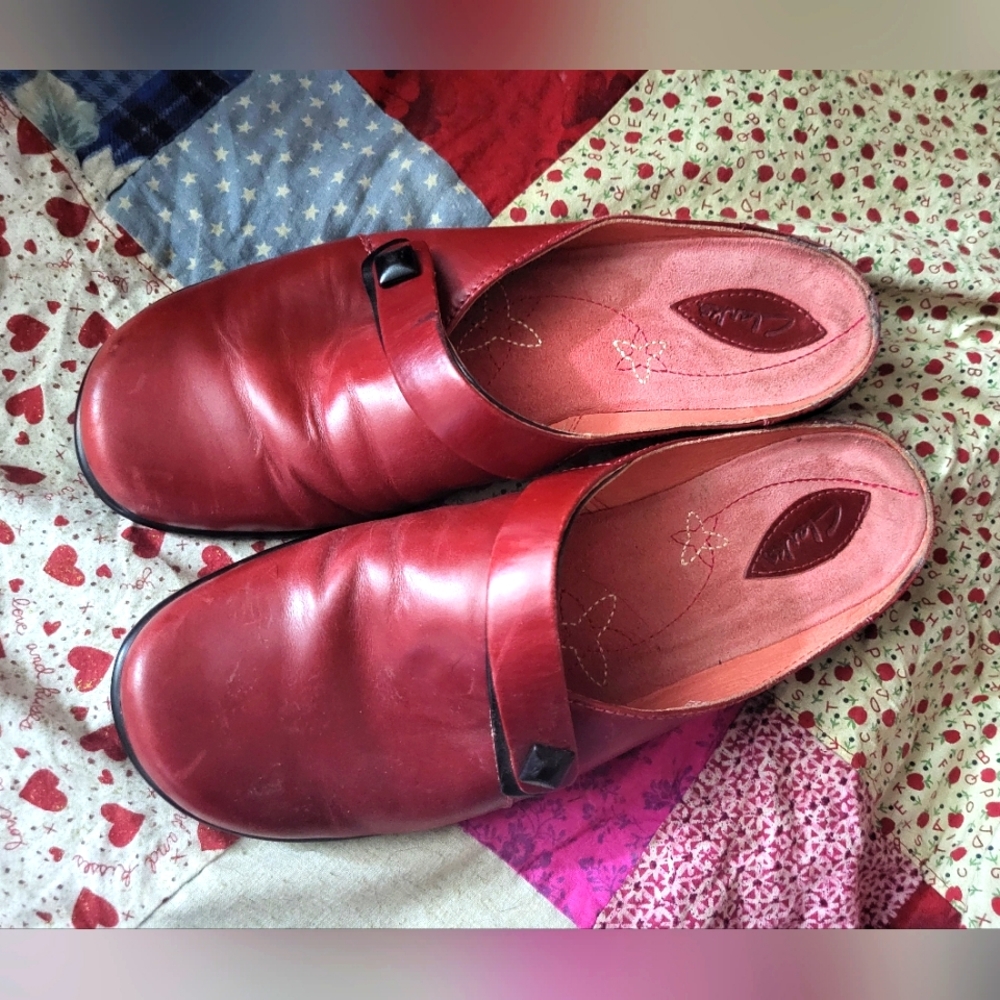 Clarks Rusty red slip on shoes 8.5